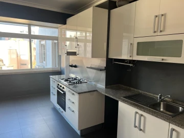 Apartamento T3 para Arrendamento em Avenidas Novas