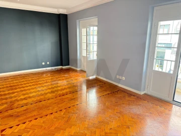Apartamento T4 para Arrendamento em Avenidas Novas