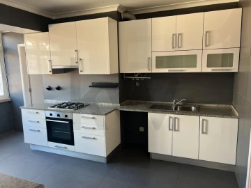 Apartamento T3 para Arrendamento em Avenidas Novas