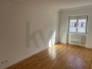 Apartamento T3 para Arrendamento em Avenidas Novas