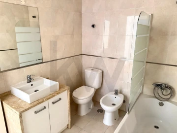 Apartamento T4 para Arrendamento em Avenidas Novas