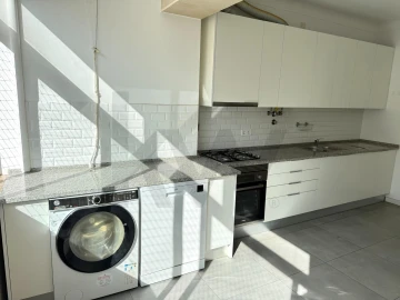 Apartamento T4 para Arrendamento em Avenidas Novas