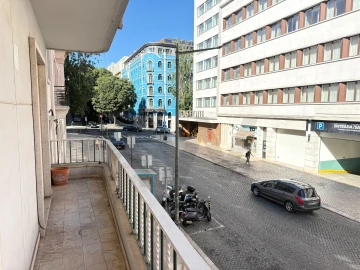Apartamento T4 para Arrendamento em Avenidas Novas