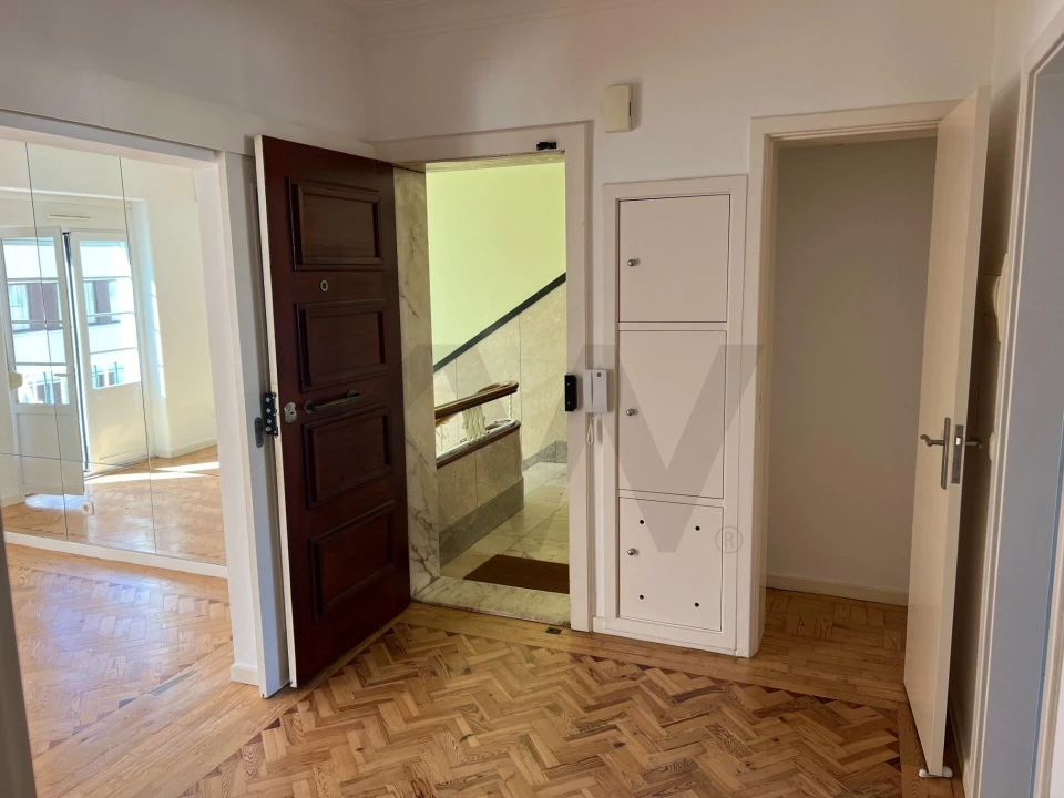 Apartamento T3 para Arrendamento em Avenidas Novas Foto 30