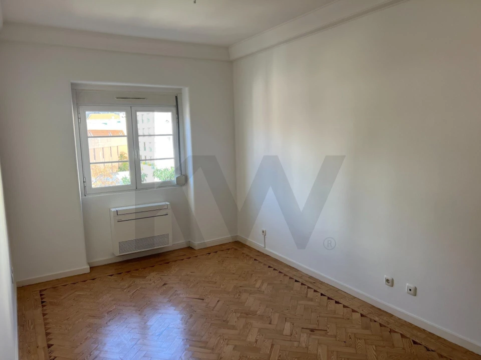 Apartamento T3 para Arrendamento em Avenidas Novas Foto 19