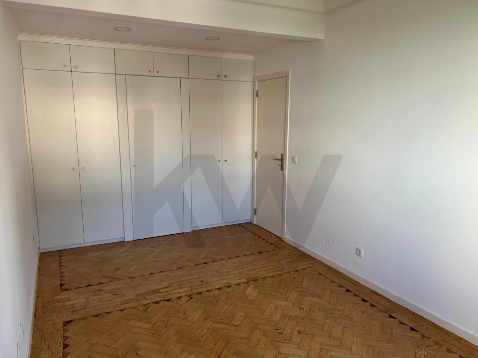 Apartamento T3 para Arrendamento em Avenidas Novas Foto 20