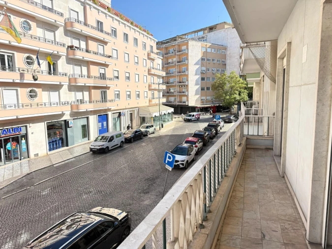 Apartamento T4 para Arrendamento em Avenidas Novas Foto 9