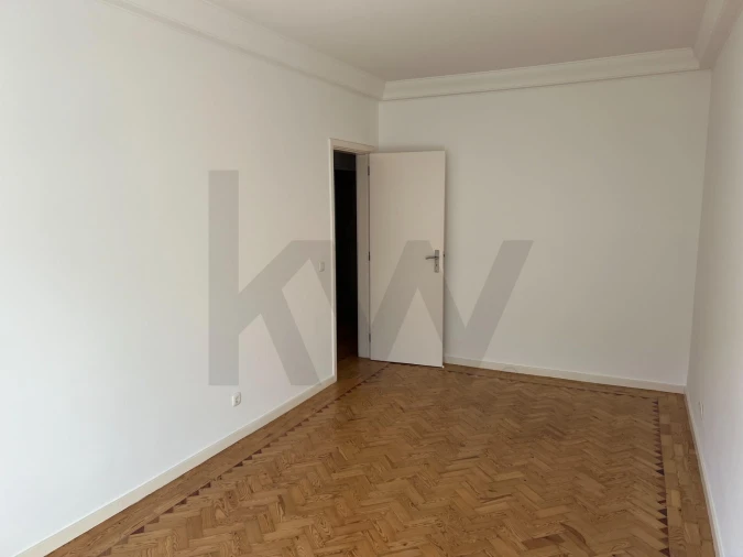 Apartamento T3 para Arrendamento em Avenidas Novas Foto 28