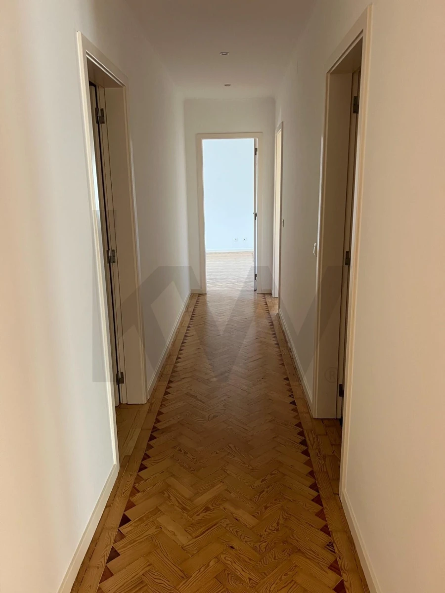 Apartamento T3 para Arrendamento em Avenidas Novas Foto 15