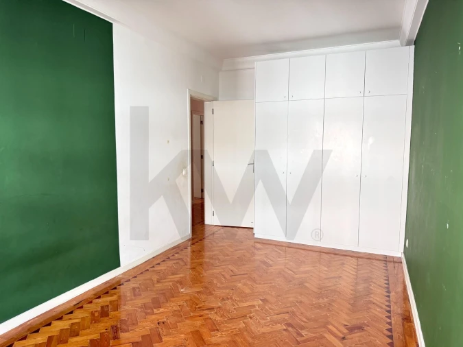 Apartamento T4 para Arrendamento em Avenidas Novas Foto 12