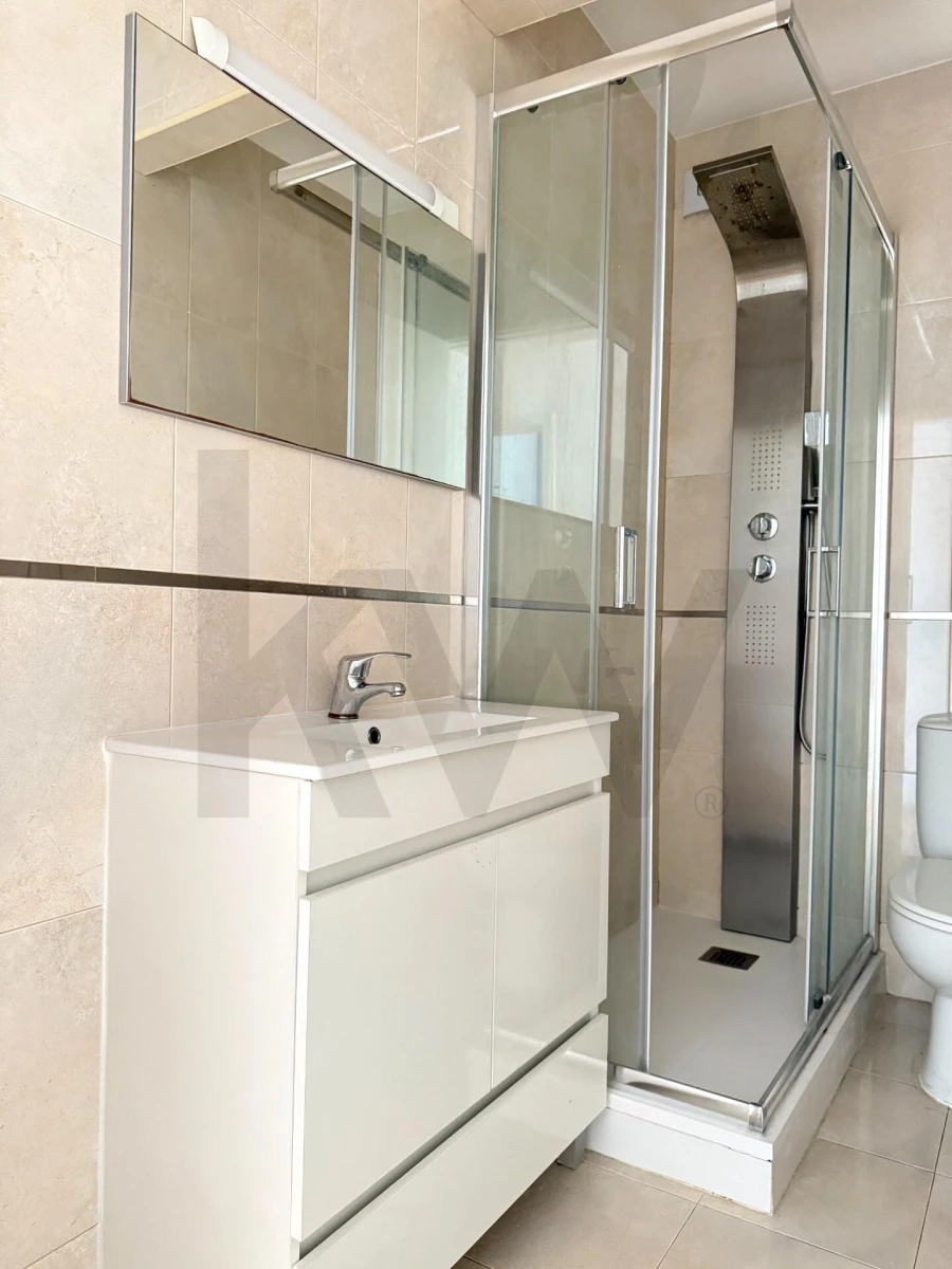 Apartamento T4 para Arrendamento em Avenidas Novas Foto 26