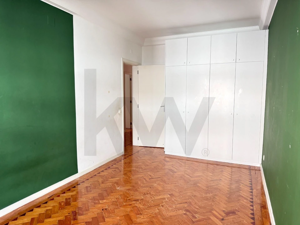 Apartamento T4 para Arrendamento em Avenidas Novas Foto 12