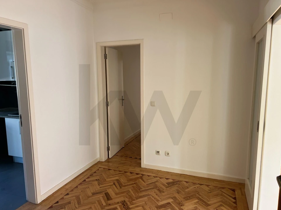 Apartamento T3 para Arrendamento em Avenidas Novas Foto 13