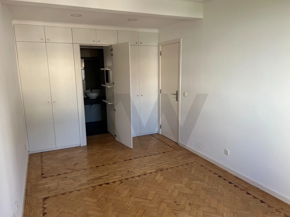 Apartamento T3 para Arrendamento em Avenidas Novas Foto 21