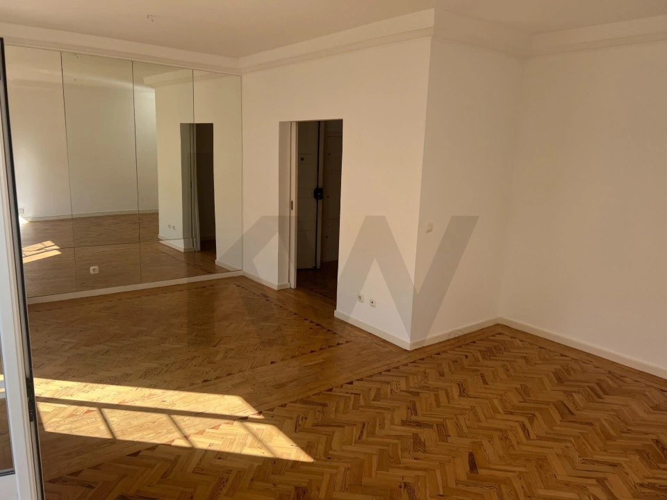 Apartamento T3 para Arrendamento em Avenidas Novas Foto 5