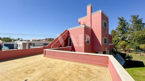 Moradia T5 para Venda em Loule (São Clemente)