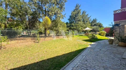 Moradia T5 para Venda em Loule (São Clemente)
