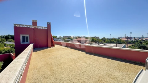 Moradia T5 para Venda em Loule (São Clemente)