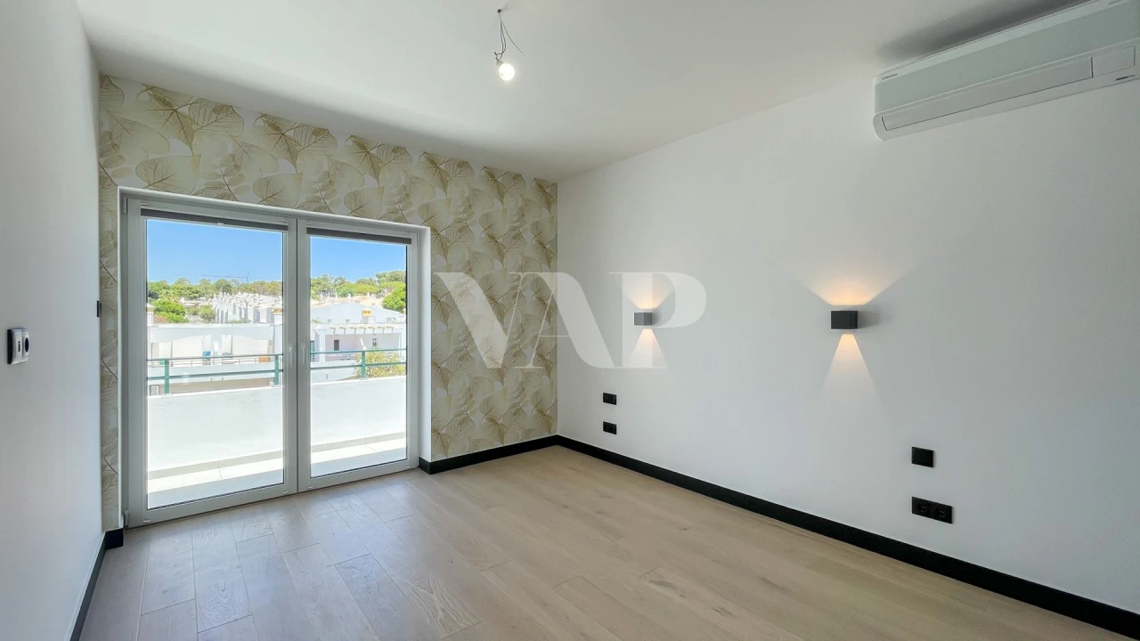 Apartamento T3 para Venda em Quarteira Foto 4