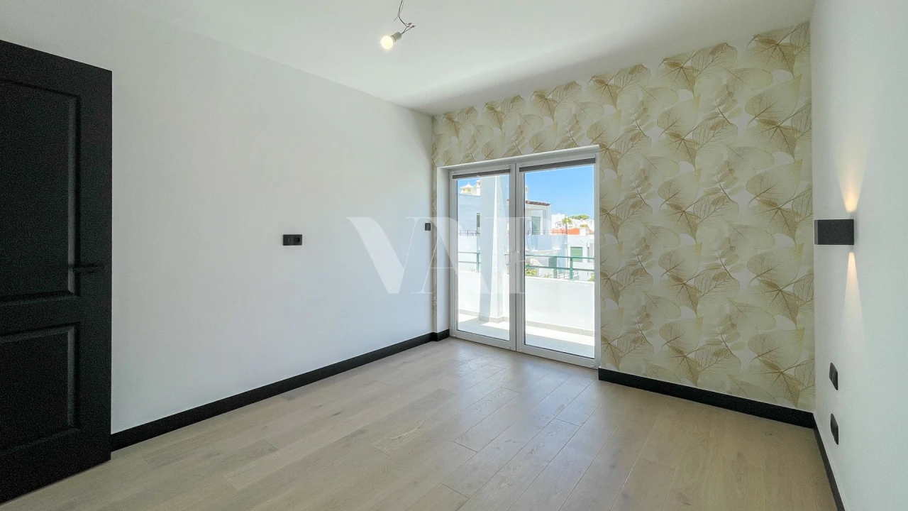 Apartamento T3 para Venda em Quarteira Foto 23