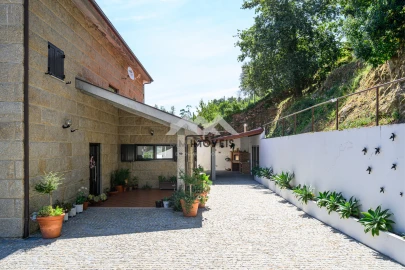 Moradia T5 para Venda em Espadanedo
