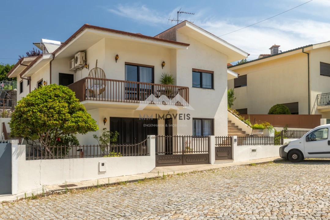 Moradia T4 para Venda em Freixo de Cima e de Baixo Foto 12