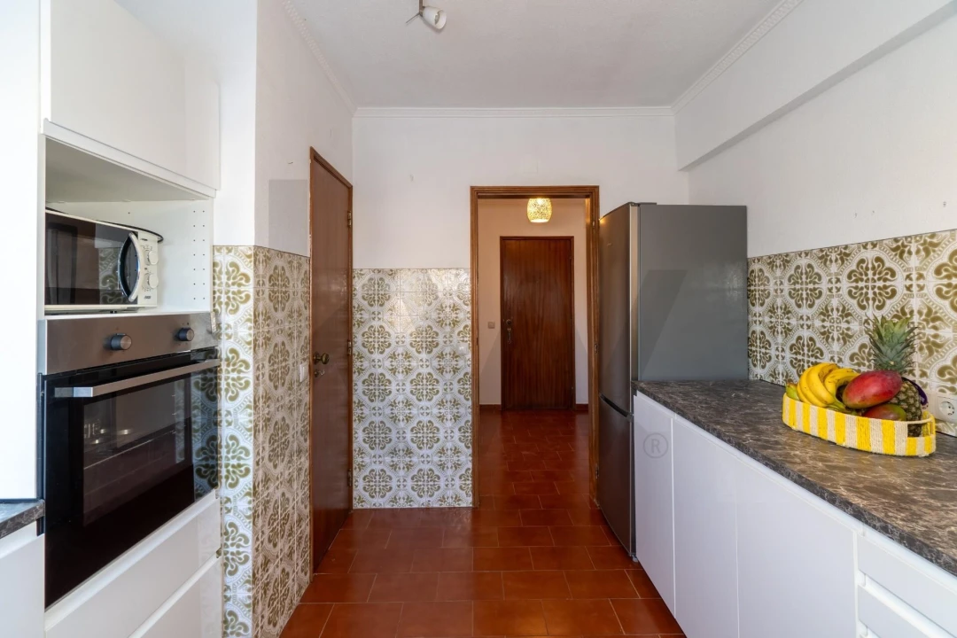 Apartamento T2 para Venda em Olhão Foto 5