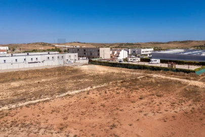 Terreno para Venda em Vila do Bispo e Raposeira