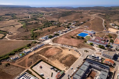Terreno para Venda em Vila do Bispo e Raposeira