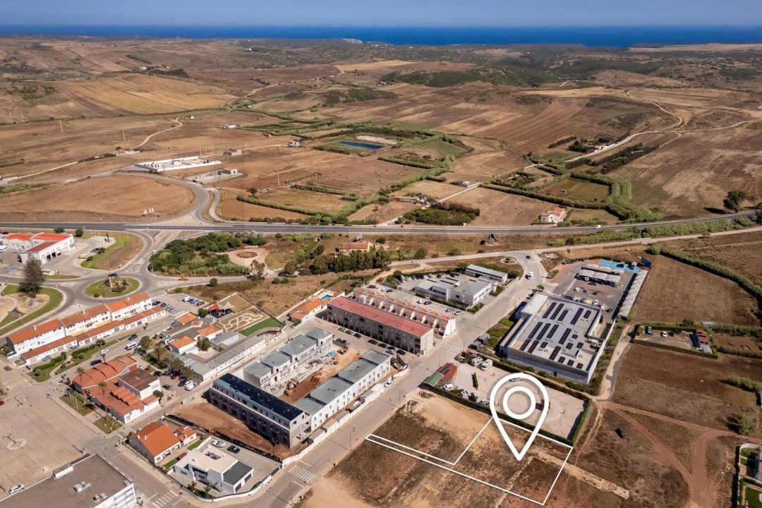 Terreno para Venda em Vila do Bispo e Raposeira Foto 1