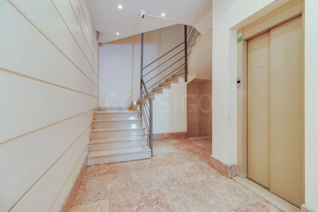 Apartamento T2 para Arrendamento em Misericórdia Foto 22