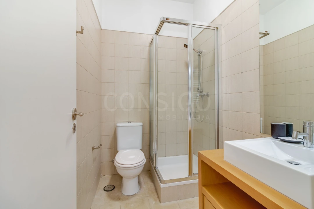 Apartamento T2 para Arrendamento em Misericórdia Foto 7