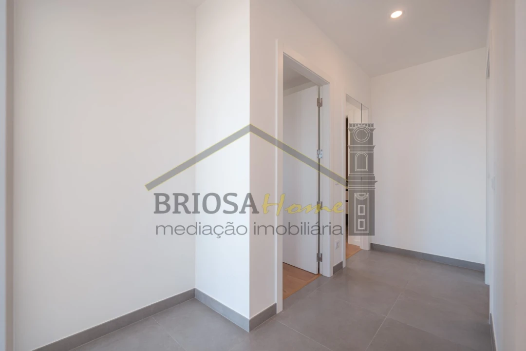 Apartamento T4 para Venda em Buarcos Foto 24