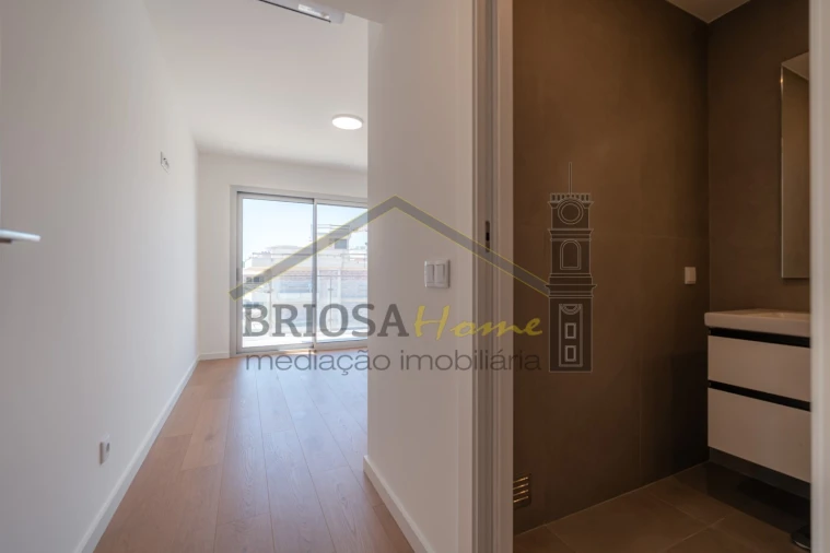 Apartamento T4 para Venda em Buarcos Foto 32