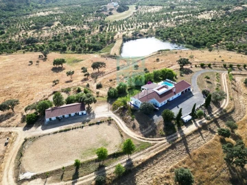Moradia T5 para Venda em Garvão e Santa Luzia