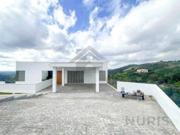 Moradia T3 para Venda em Monchique