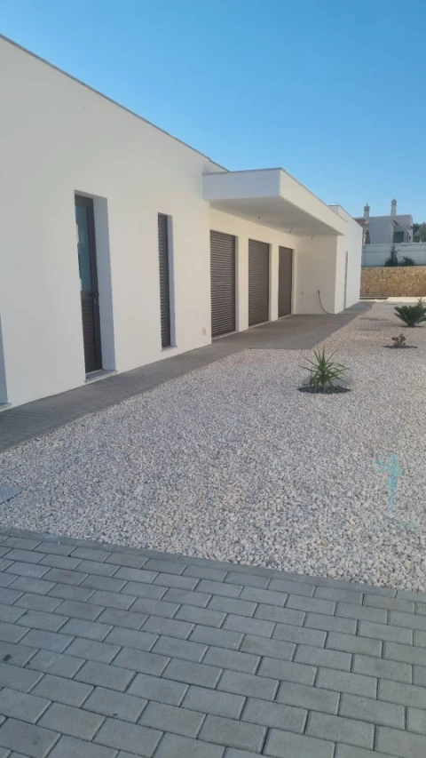 Moradia para Venda em Mexilhoeira Grande