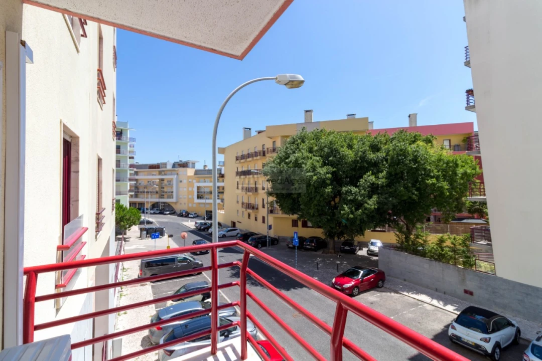 Apartamento T2 para Arrendamento em Algés, Linda-A-Velha e Cruz Quebrada-Dafundo Foto 4