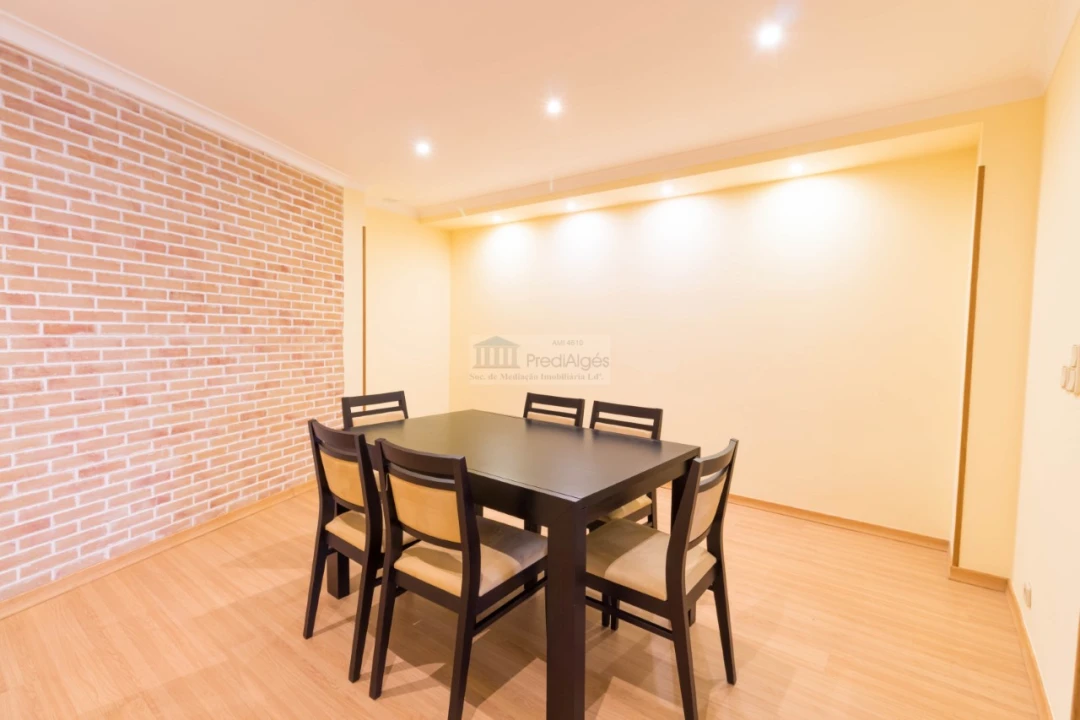 Apartamento T2 para Arrendamento em Algés, Linda-A-Velha e Cruz Quebrada-Dafundo Foto 7