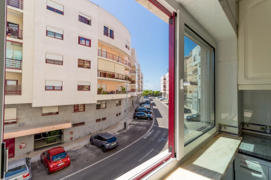 Apartamento T2 para Arrendamento em Algés, Linda-A-Velha e Cruz Quebrada-Dafundo Foto 11