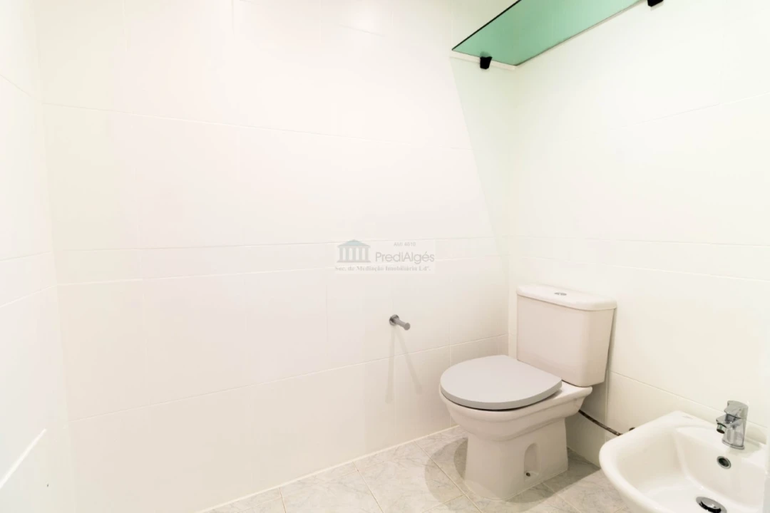 Apartamento T2 para Arrendamento em Algés, Linda-A-Velha e Cruz Quebrada-Dafundo Foto 21