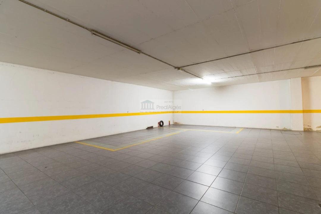 Apartamento T2 para Arrendamento em Algés, Linda-A-Velha e Cruz Quebrada-Dafundo Foto 23