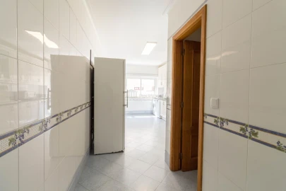 Apartamento T2 para Arrendamento em Algés, Linda-A-Velha e Cruz Quebrada-Dafundo
