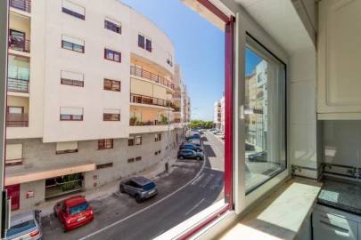 Apartamento T2 para Arrendamento em Algés, Linda-A-Velha e Cruz Quebrada-Dafundo