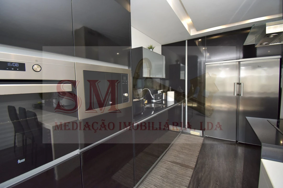 Moradia T4 para Venda em Fernao Ferro Foto 18