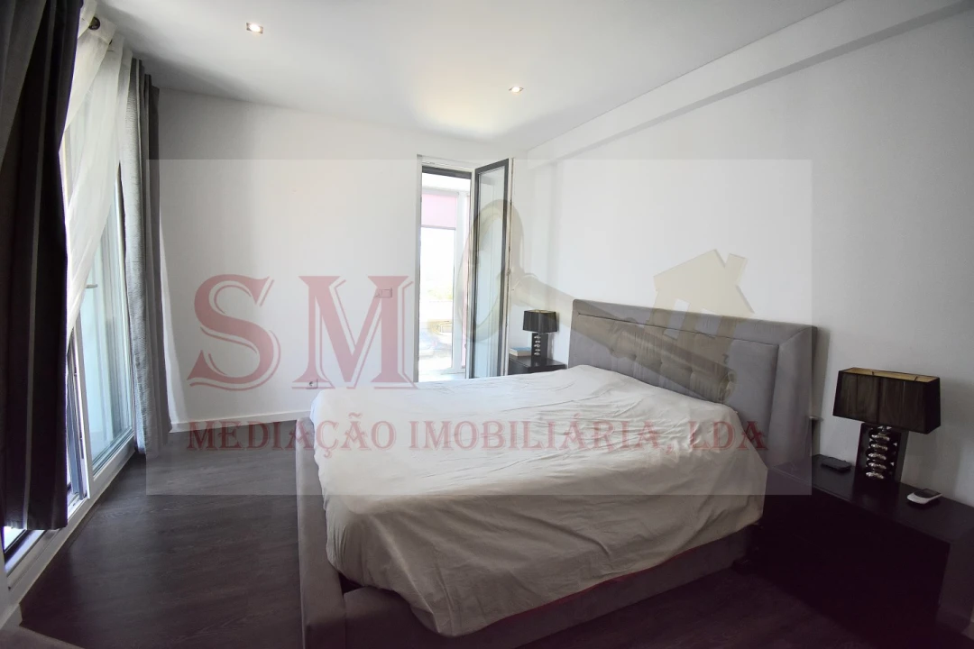 Moradia T4 para Venda em Fernao Ferro Foto 46