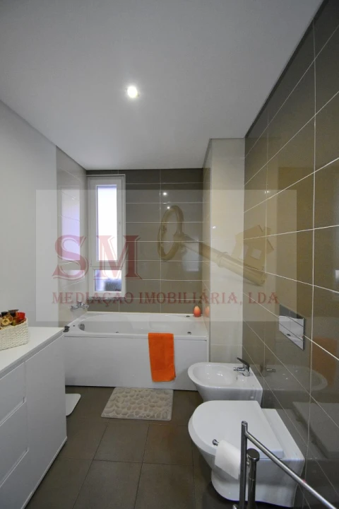 Moradia T4 para Venda em Fernao Ferro