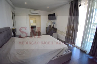 Moradia T4 para Venda em Fernao Ferro