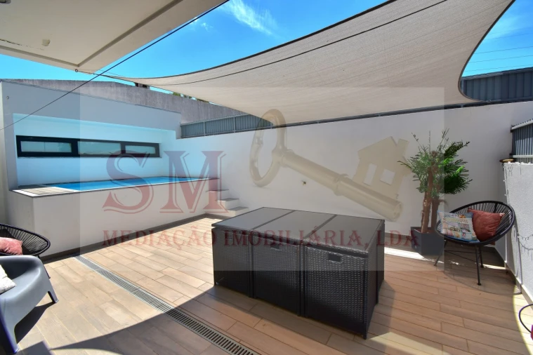 Moradia T4 para Venda em Fernao Ferro Foto 3