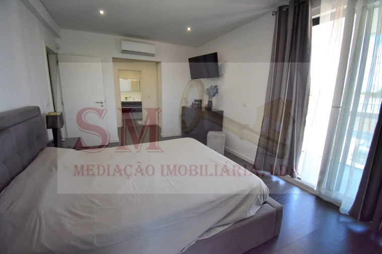 Moradia T4 para Venda em Fernao Ferro Foto 42